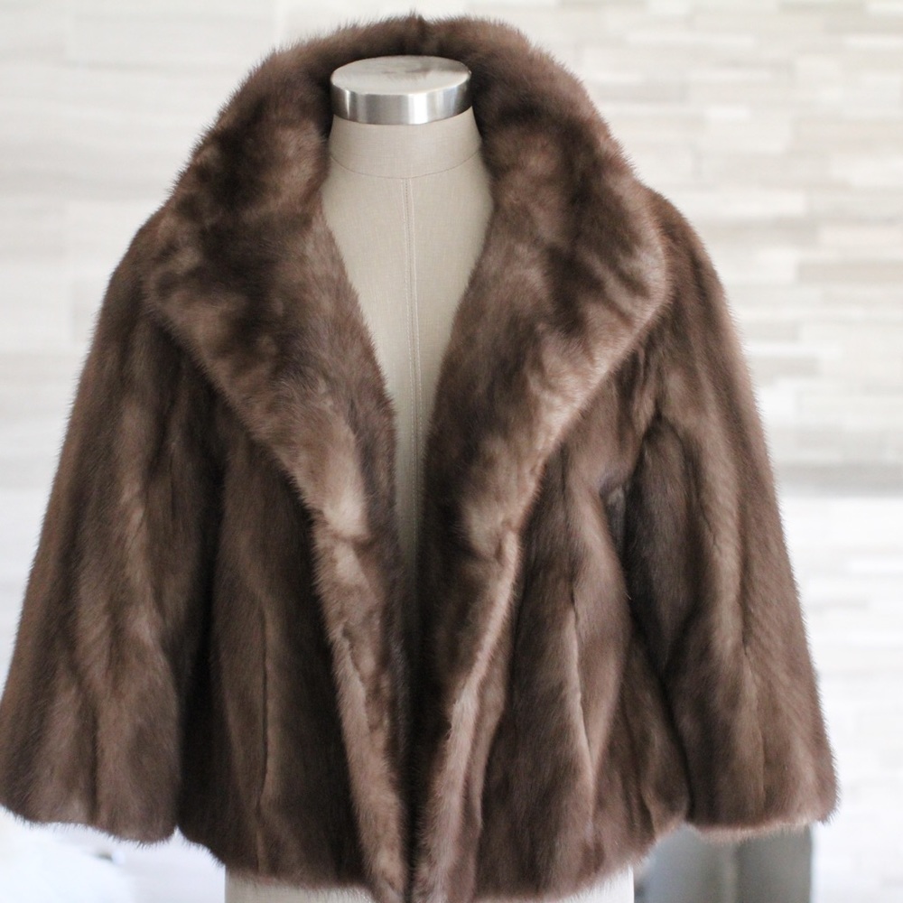 Vintage I. Magnin Lunaraine Mink 3 quarter length sleeve coat. Fits size 0-6